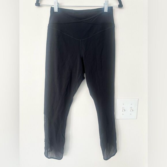 Lululemon Kris Cross Crop Leggings 8 - Picture 1 of 6